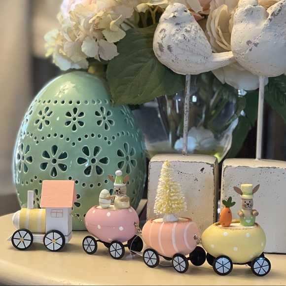 Only 1 Left❗️Easter Train - Picture 6 of 14